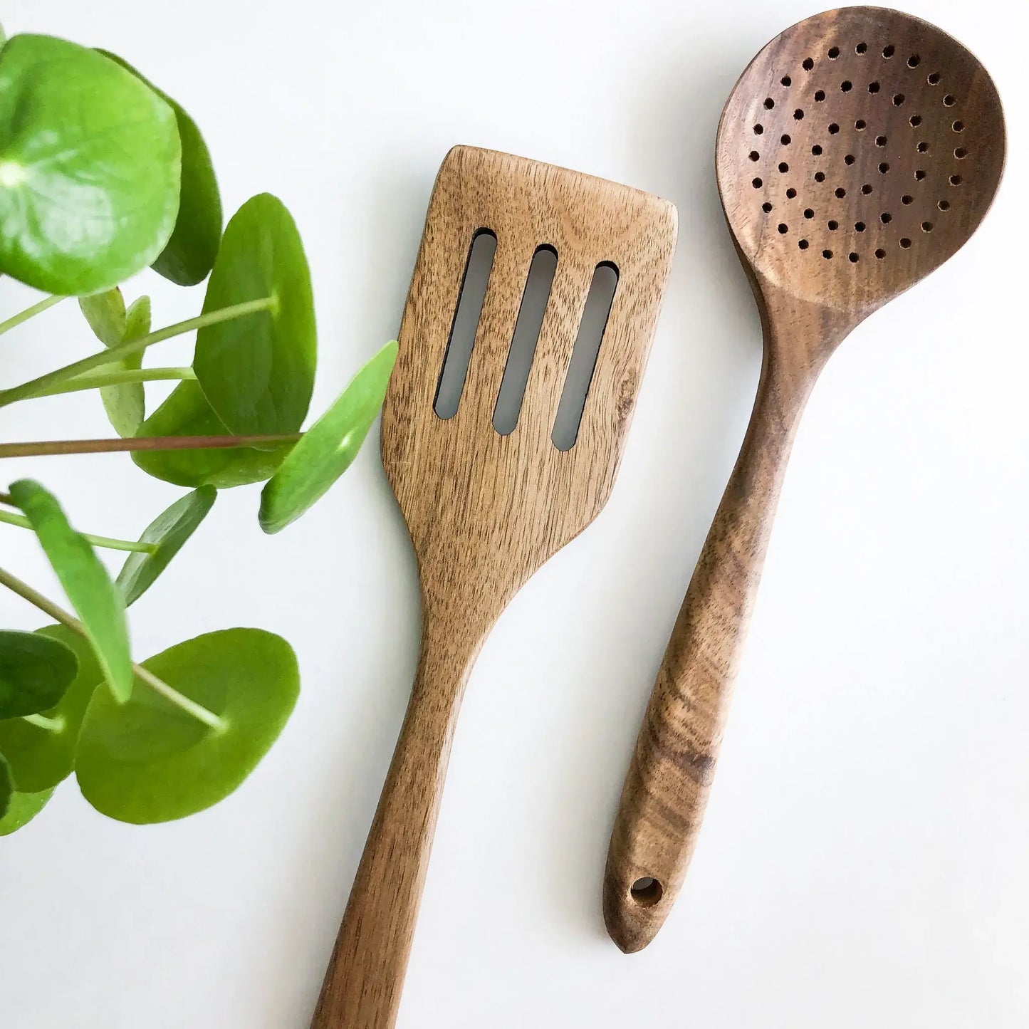 NATURAL ACACIA WOOD KITCHEN UTENSIL SET - Shannan Bower Home