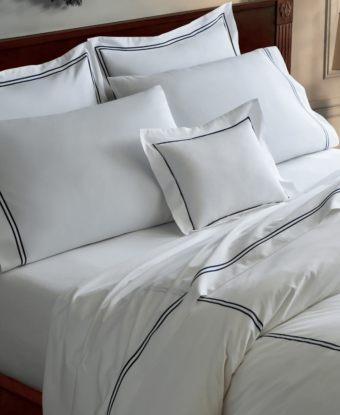 WHITE / NAVY PERCALE SHEET SET - Shannan Bower Home