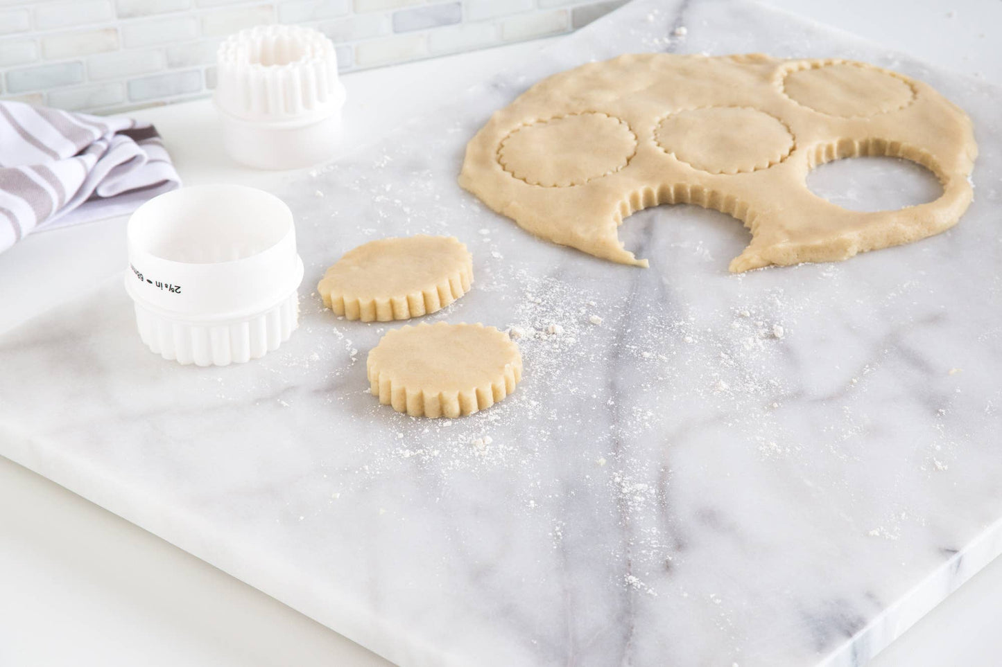 MARBLE PASTRY / SERVING BOARD