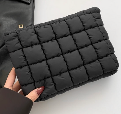 QUILTED PUFF TOILETRY BAG