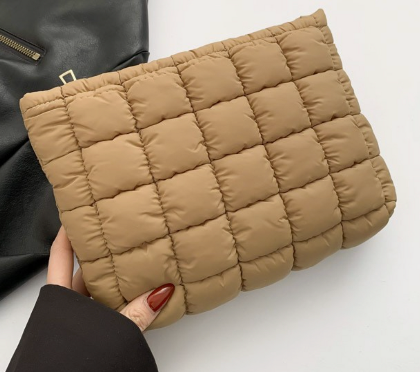 QUILTED PUFF TOILETRY BAG