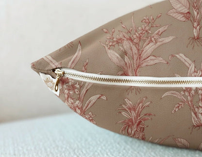 GIANNA PILLOW - Product image highlighting color, material, and overall design.