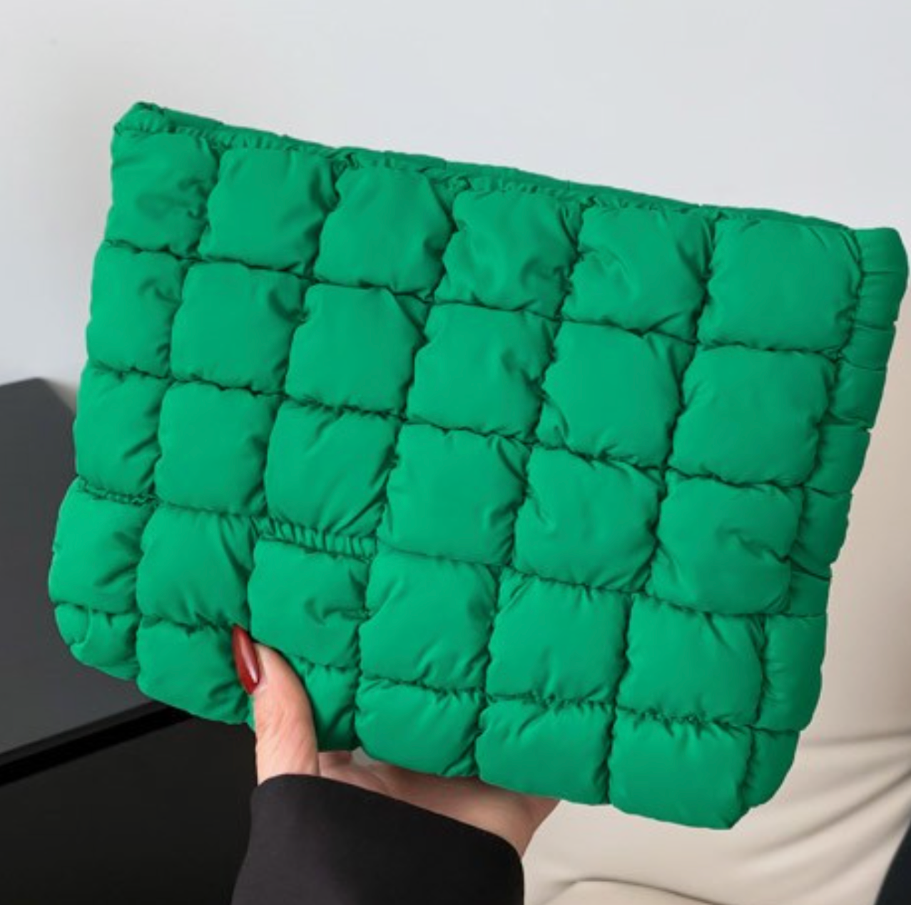 QUILTED PUFF TOILETRY BAG