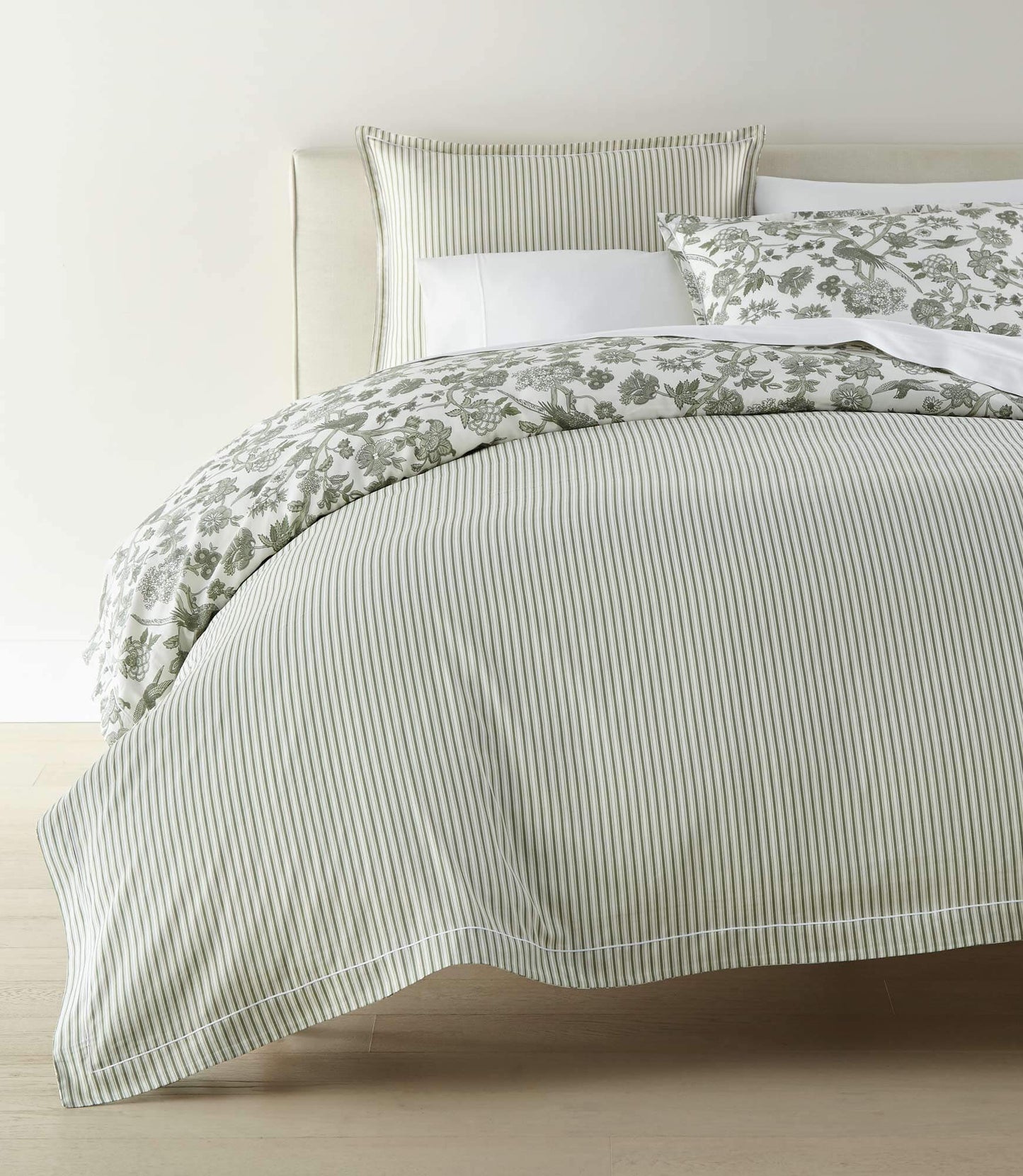 Reversible Duvet Set The Highgrove – duvet and shams flat lay