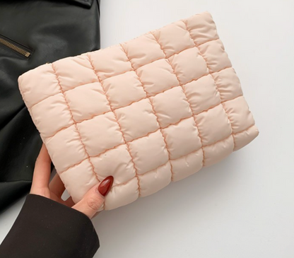 QUILTED PUFF TOILETRY BAG