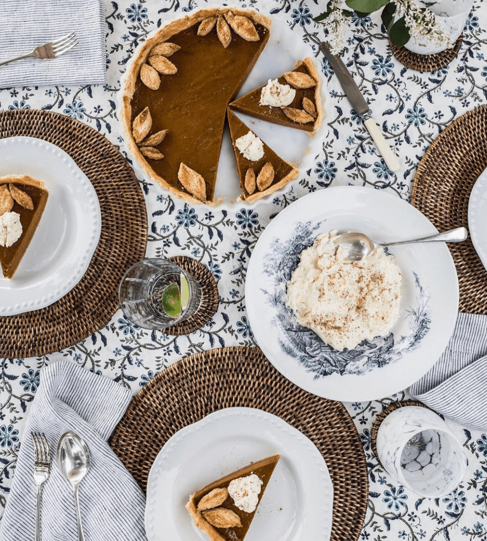 ROUND RATTAN PLACEMAT product image highlighting color, material, and overall design