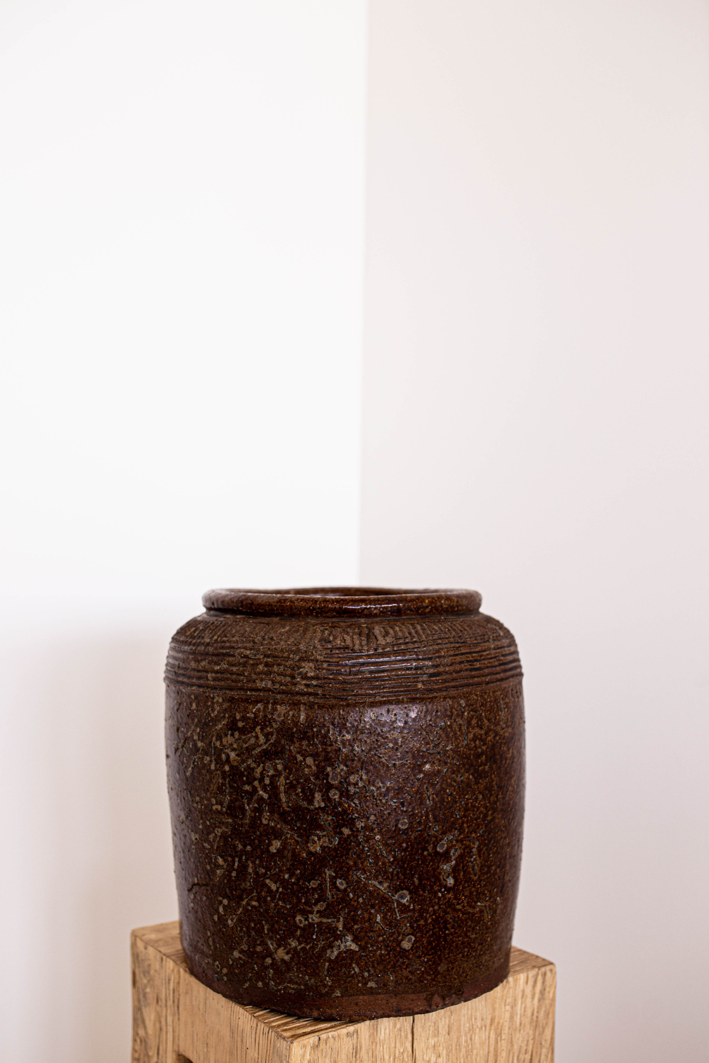VINTAGE UMBER POT