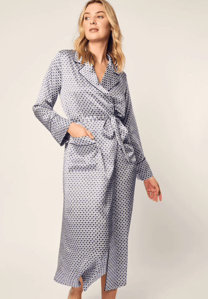 WOMEN'S SILK ROBE - Navy Foulard - Long, product image, texture