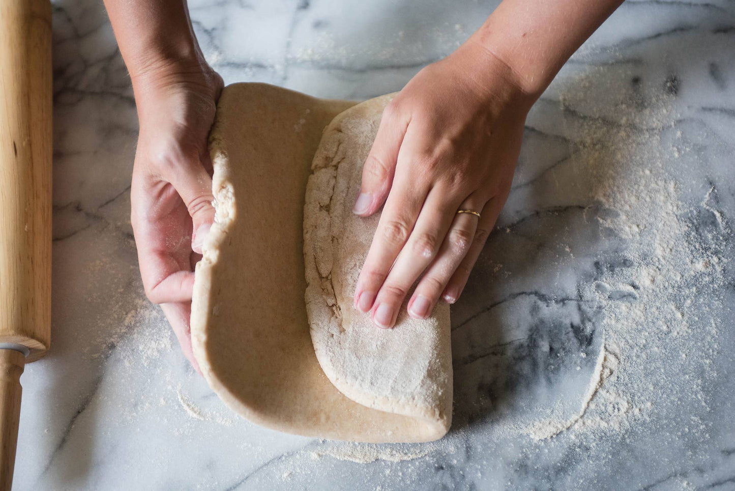 MARBLE PASTRY / SERVING BOARD